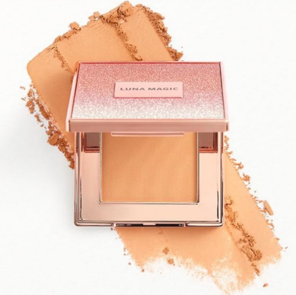 🆕️Luna Magic Soft Perfection Foundation Powder- TAN